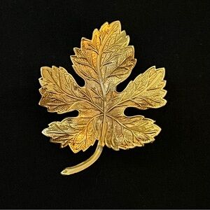 Detailed Leaf Brooch